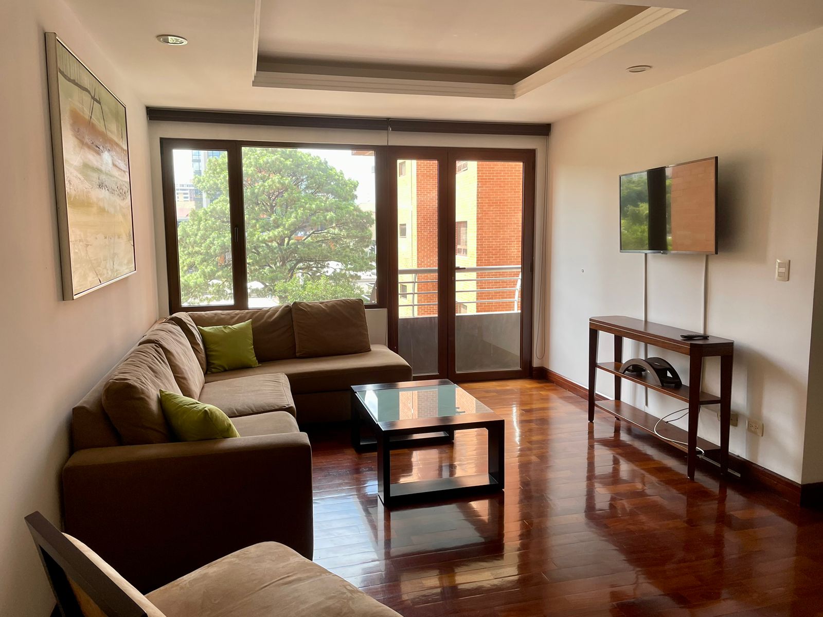 Apartamento en alquiler, completamente amueblado, Edificio Santa Maria, zona 10