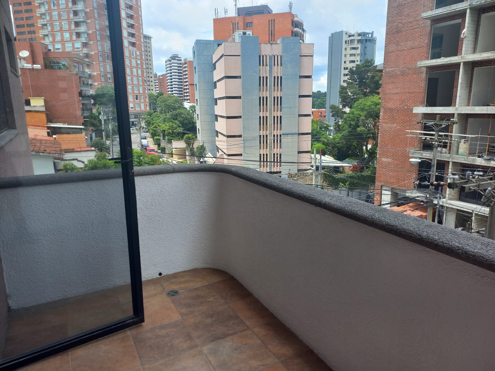 Apartamento en Alquiler, Edificio Bellini, zona 14