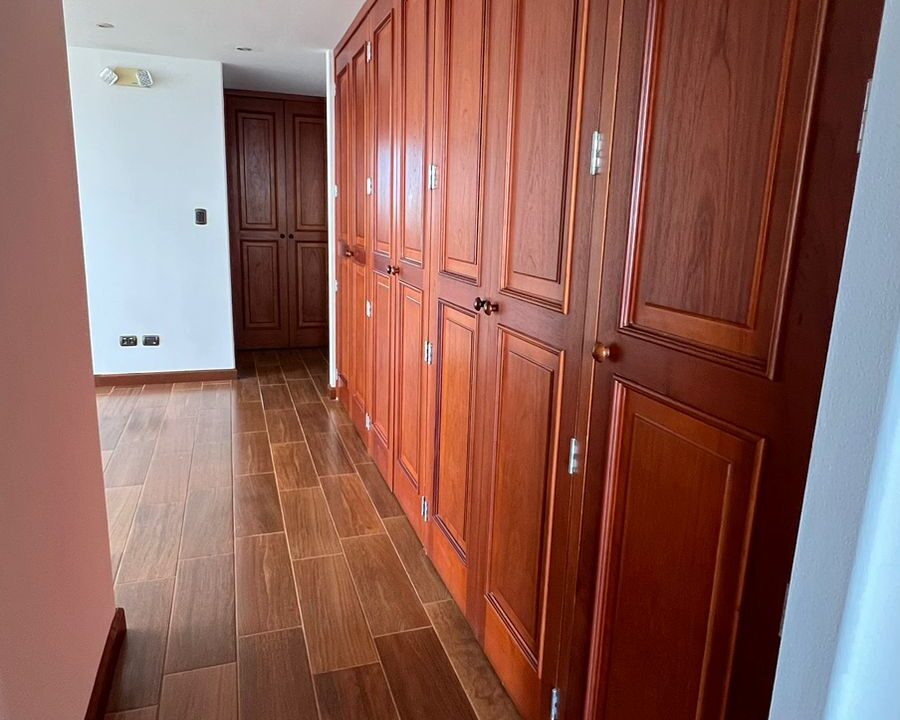 apartamento-en-alquiler-zona-14-edificio-marques-del-valle-6