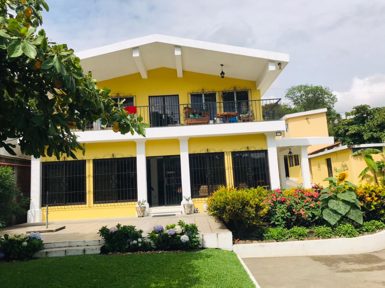 Chalet amueblado en Alquiler, a la orilla del Lago de Amatitlán